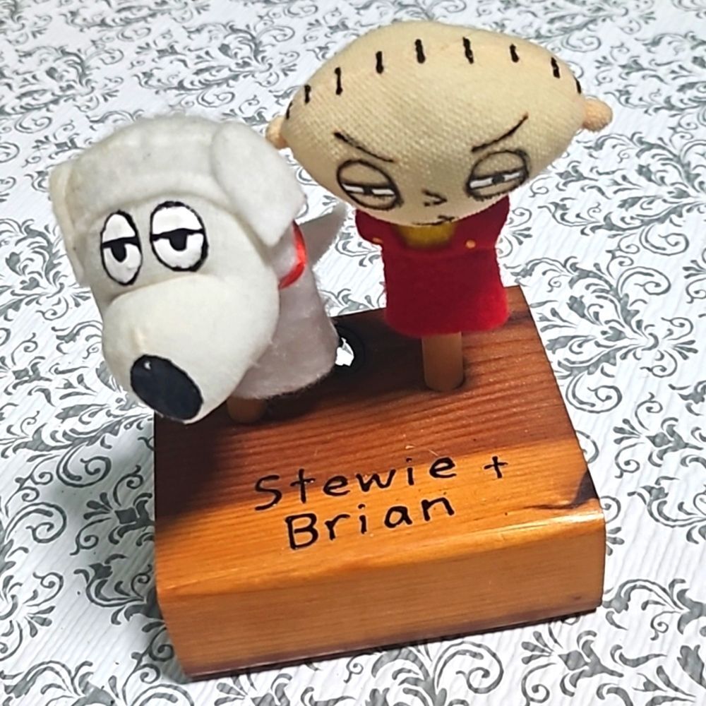 Vintage Handmade Family Guy Stewie Brian Finger Puppet Wood Stand
